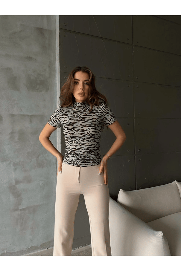 Dik Yaka Desenli Kısa Kol Bluz GRİ ZEBRA - Gri