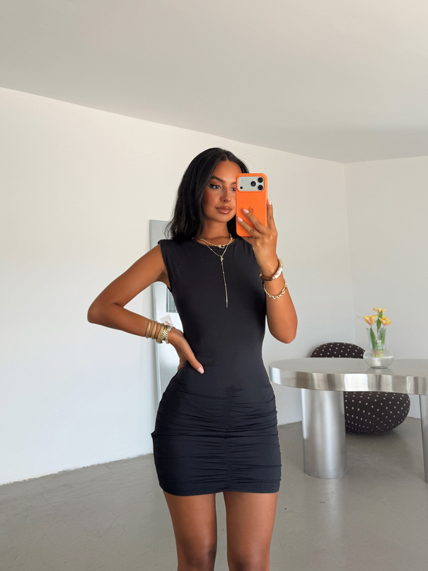Eteği Drapeli Vatkalı Mini Elbise - Siyah
