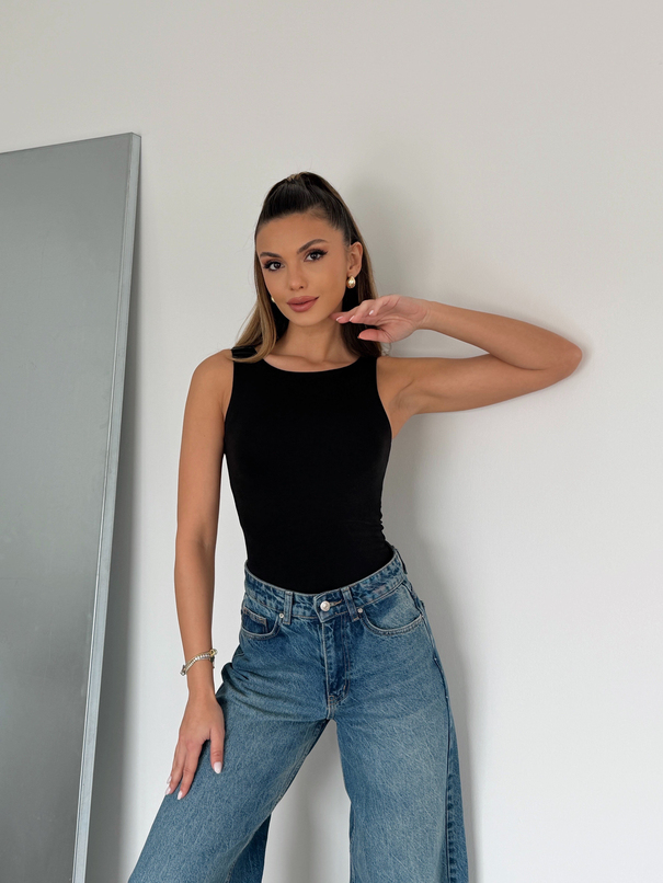 Düz Yaka Sıfır Kol Bluz - Siyah