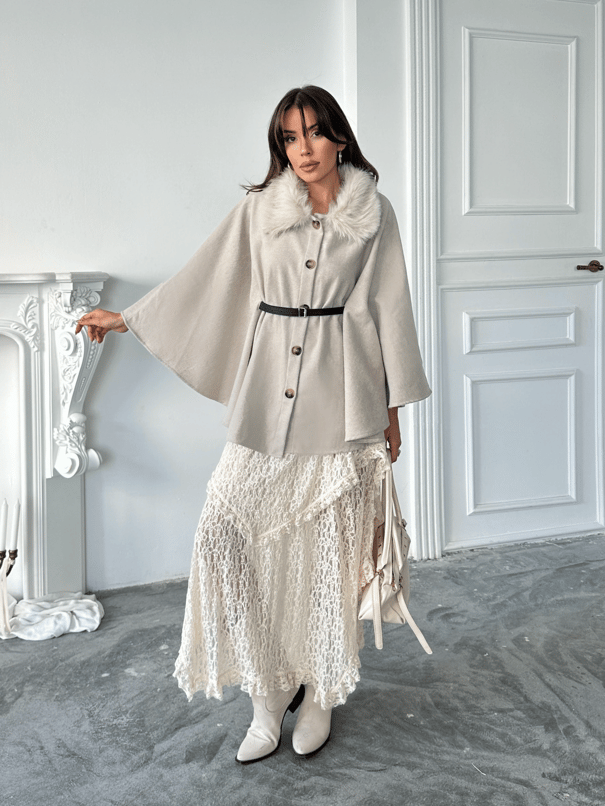 Yakası Kürklü Panço - Ekru
