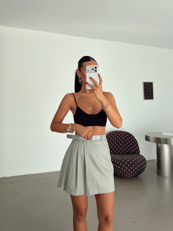 Yanı Pileli Kemerli Mini Etek - Gri