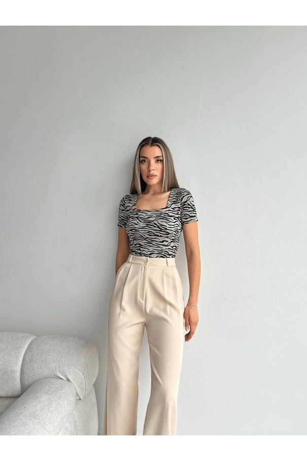 Desenli Kare Yaka Kısa Kol Bluz GRİ ZEBRA - Gri