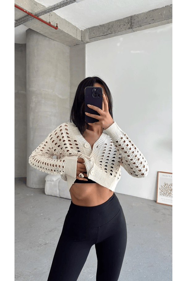 Delik Detaylı Crop Hırka Krem - Krem