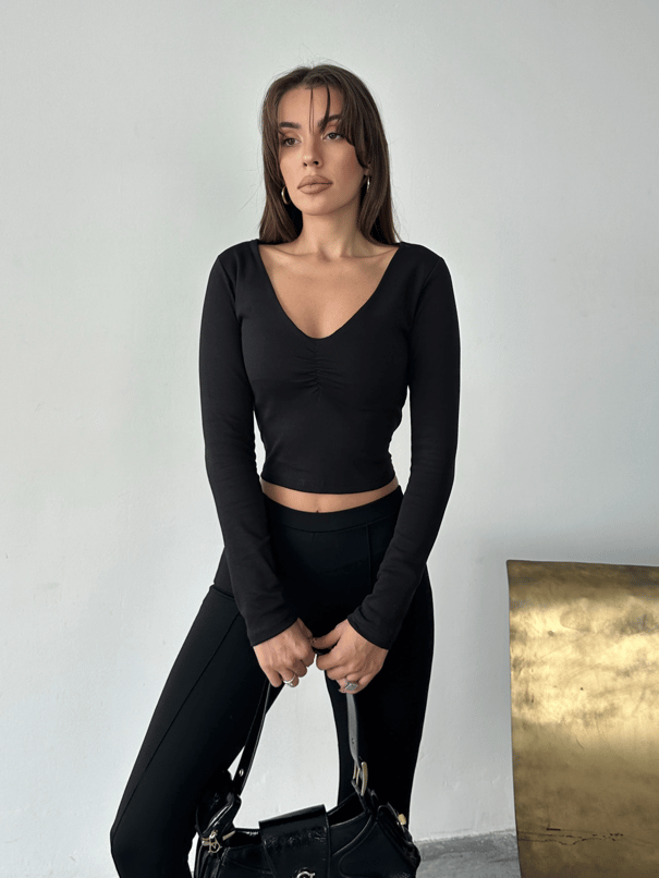 V Yaka Önü Büzgülü Bluz - Siyah