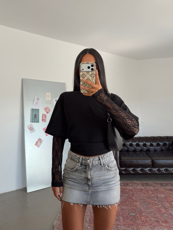 Oturtmalı Kolları Dantel Basic T-shirt - Siyah