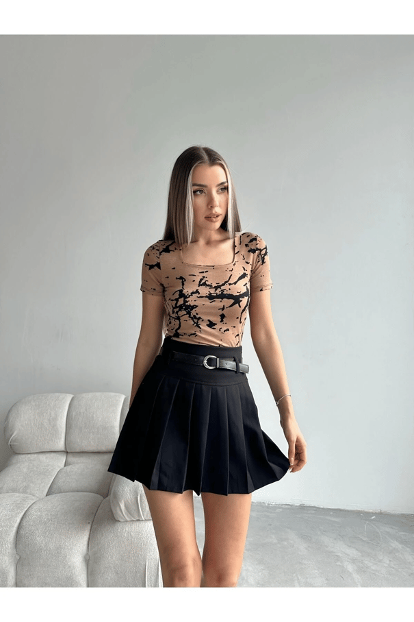 Desenli Kare Yaka Kısa Kol Bluz Vizon Batik - Vizon
