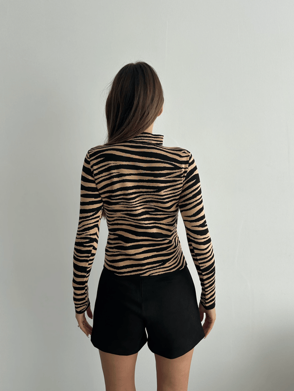 Desenli Dik Yaka Triko Bluz Taba Zebra - Taba-Zebra