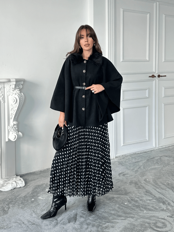 Yakası Kürklü Panço - Siyah