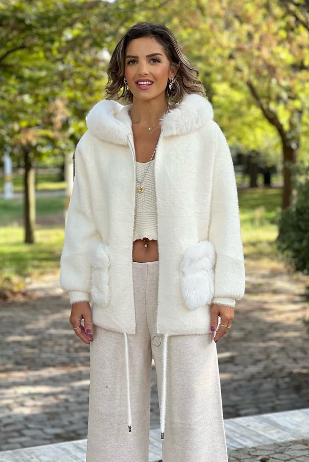 Beyaz Renk Kürklü Angora Mont