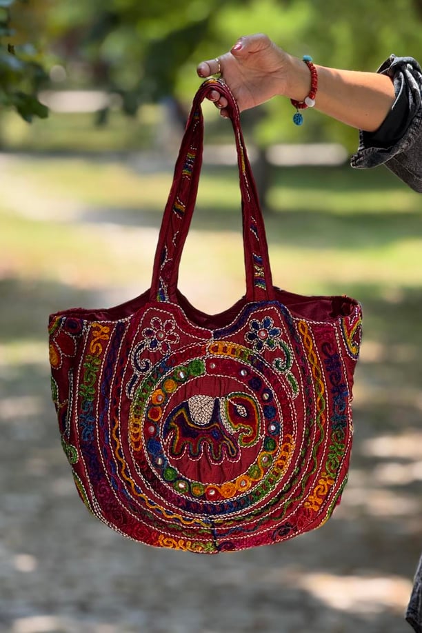 Kırmızı Filli Aynalı Etnik Çanta