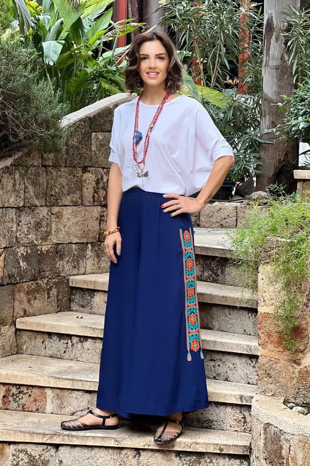 Lacivert Yanları Şerit Nakışlı Pantolon