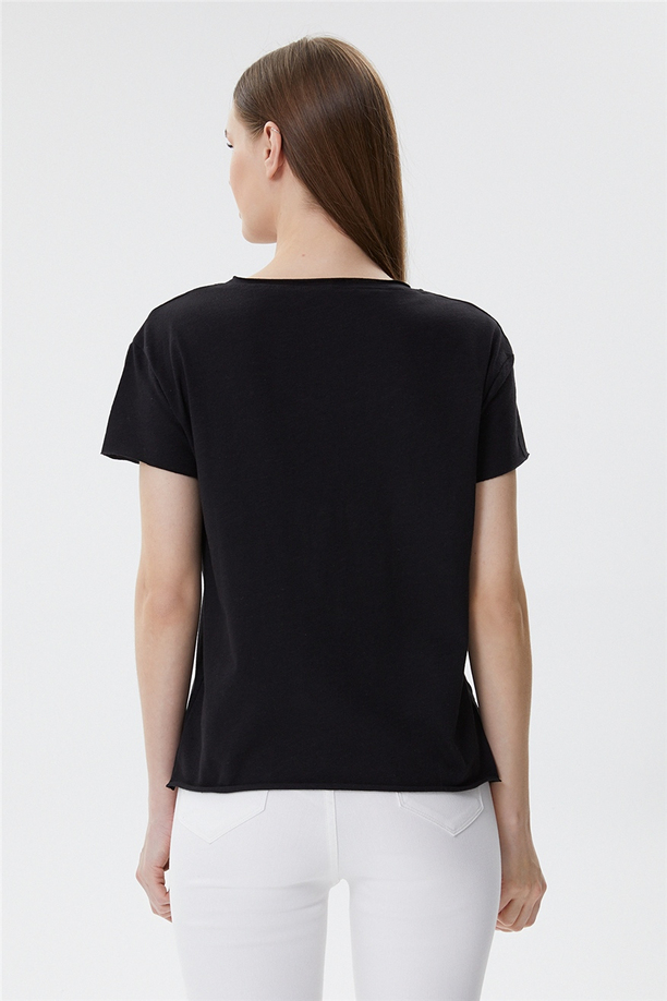 Carmel Kadın Kesikli O Yaka T-Shirt Siyah
