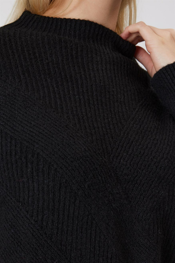 Chaya Kadın Yarım Balıkçı Yaka Kazak Siyah