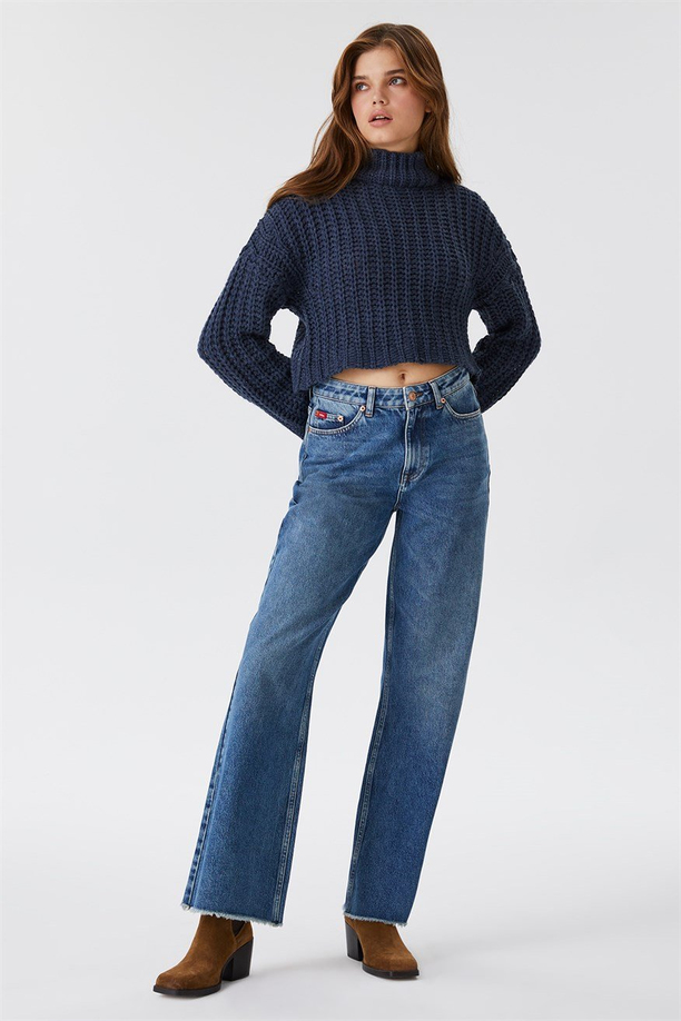 LAURA KADIN O YAKA TRİKO KAZAK