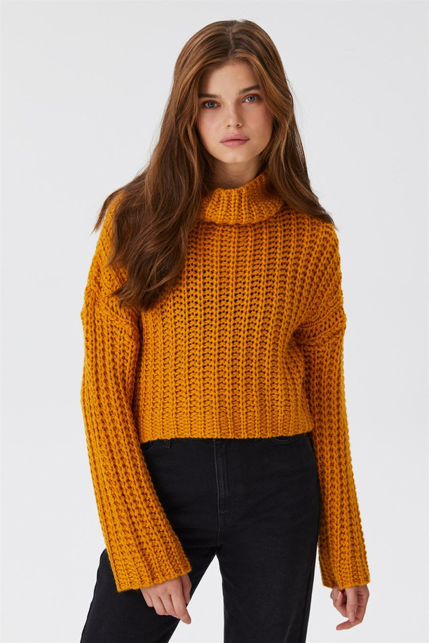 LAURA KADIN O YAKA TRİKO KAZAK