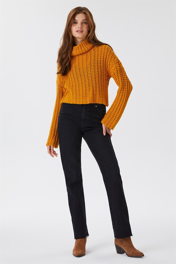 LAURA KADIN O YAKA TRİKO KAZAK