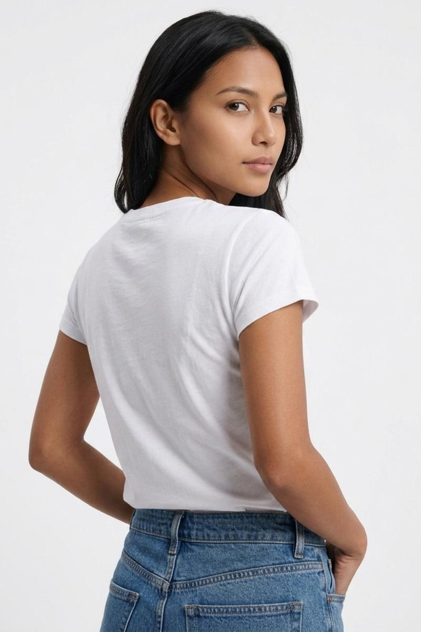 NINA 1 KADIN O YAKA T-SHIRT