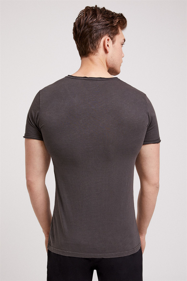 RACE ERKEK KESİKLİ O YAKA T-SHIRT