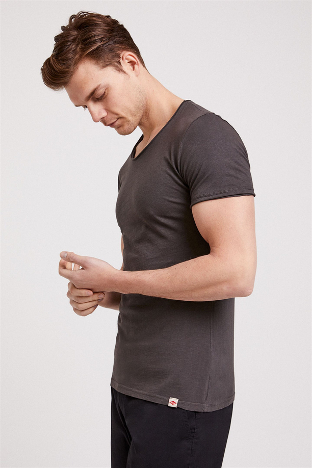 RACE ERKEK KESİKLİ O YAKA T-SHIRT