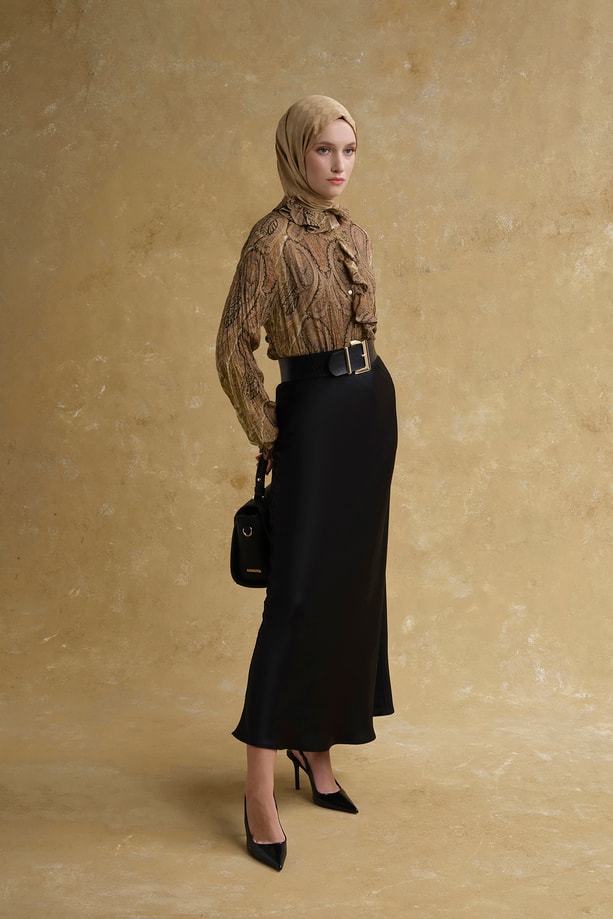 Şal Desenli Fırfırlı Bluz Camel