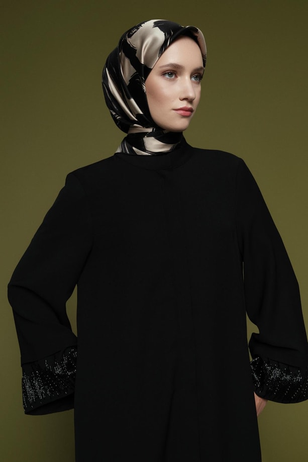 Taş işlemeli Ferace Siyah