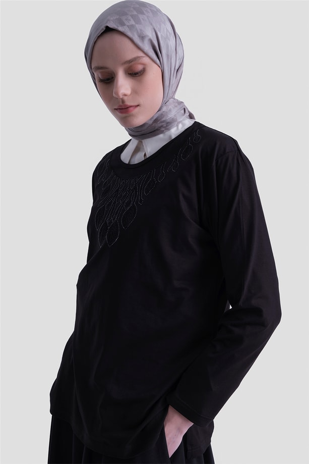 Armine Penye Siyah