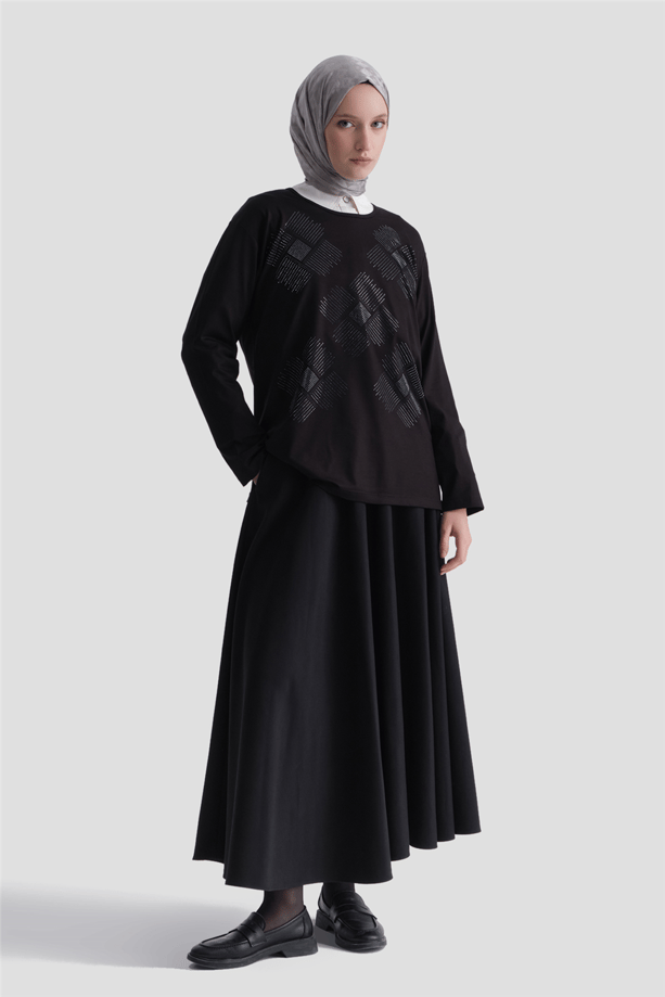 Armine Penye Siyah