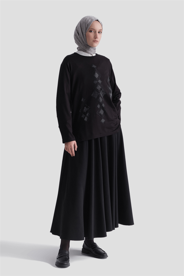 Armine Penye Siyah