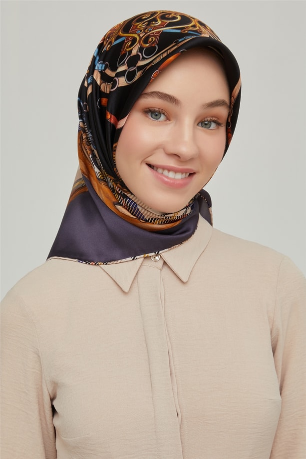 Armine Sura İpek Eşarp 21Ka8607 02