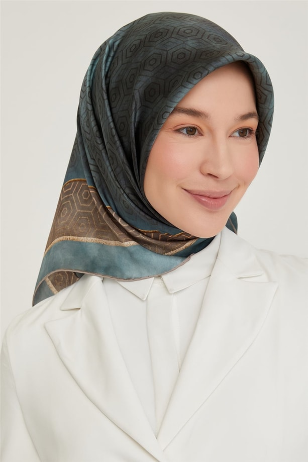 Armine Sura İpek Eşarp 21Ka8614 09