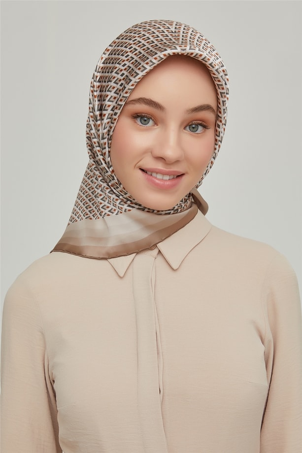 Armine Sura İpek Eşarp 21Ka8634 33