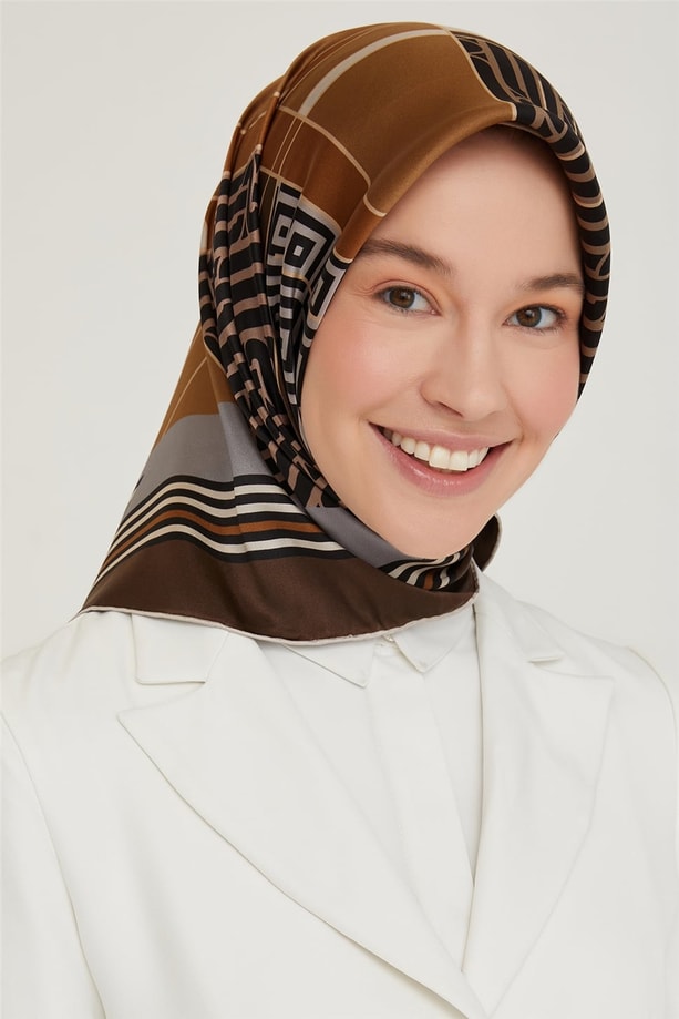 Armine Sura İpek Eşarp 21Ka8647 31