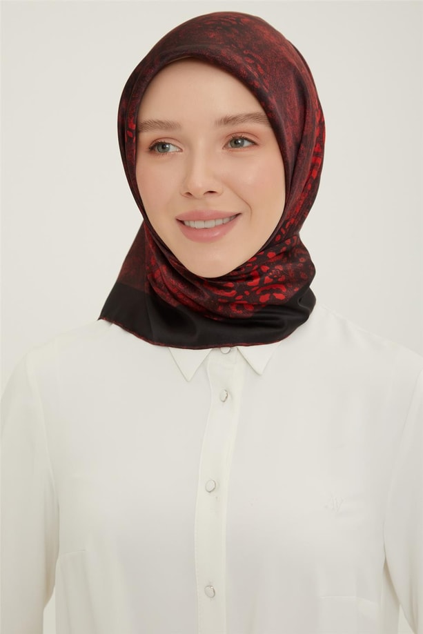 Armine Sura İpek Eşarp 22Ka8810 07
