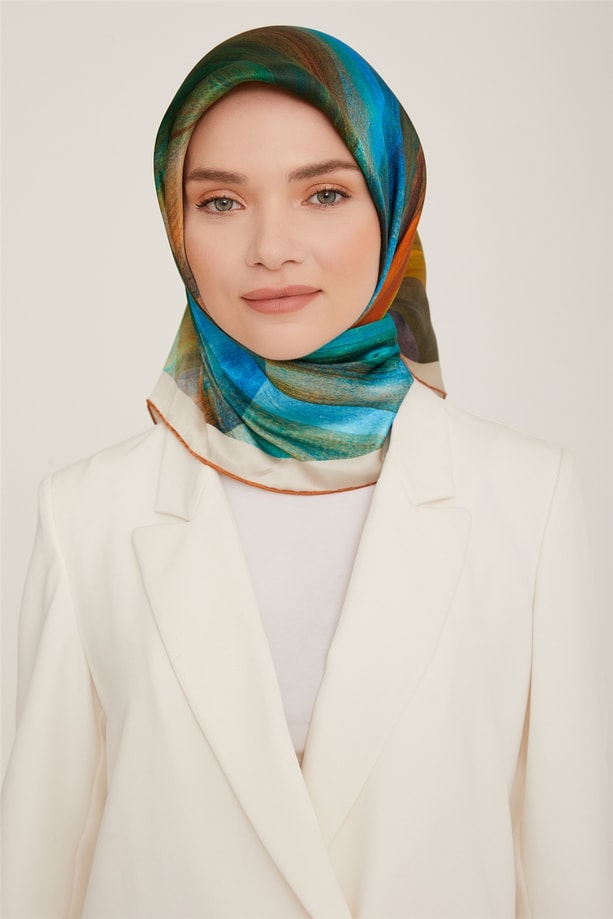 Armine Sura İpek Eşarp 22Ka8835 07