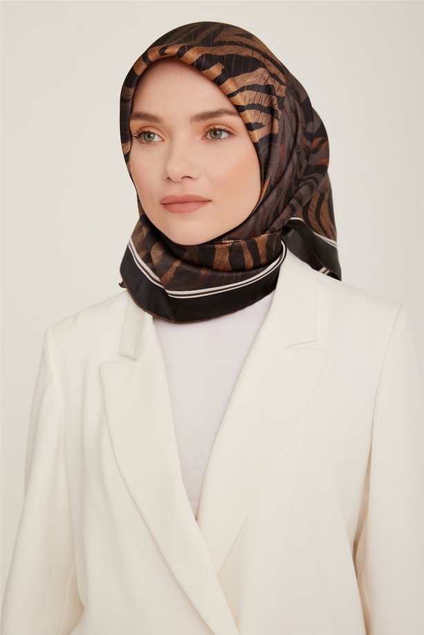 Armine Sura İpek Eşarp 22Ka8837 09