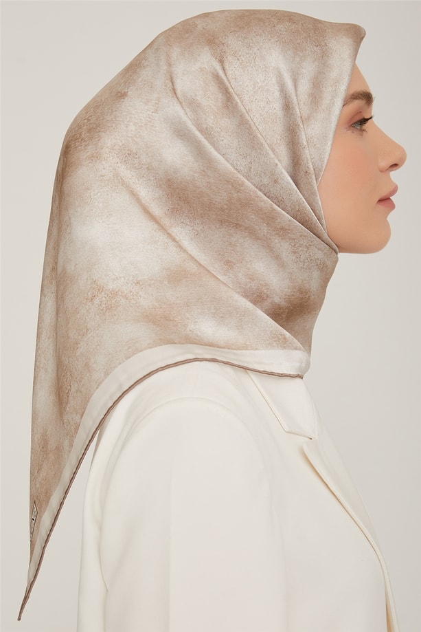 Armine Sura İpek Eşarp 22Ka8849 10