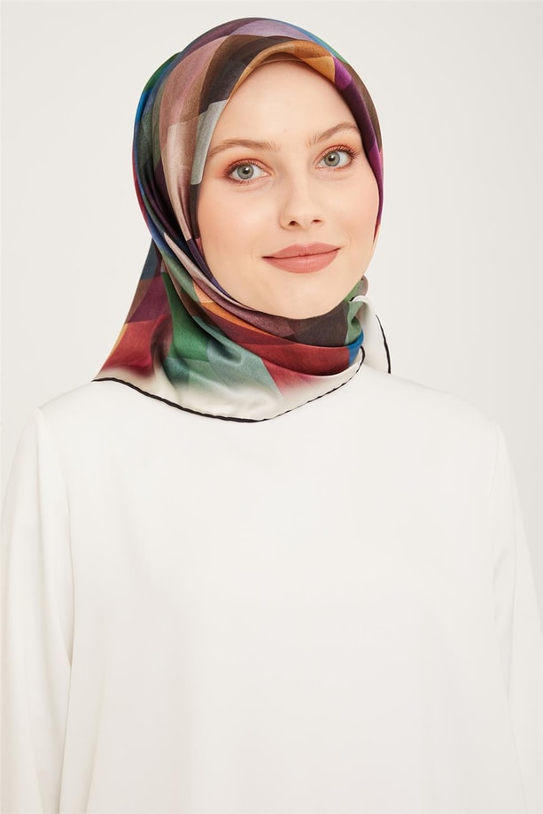 Armine Sura İpek Eşarp 23Ka9024 01