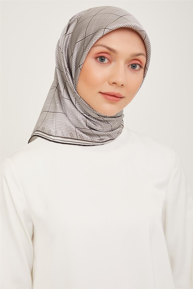 Armine Sura İpek Eşarp 23Ka9029 11