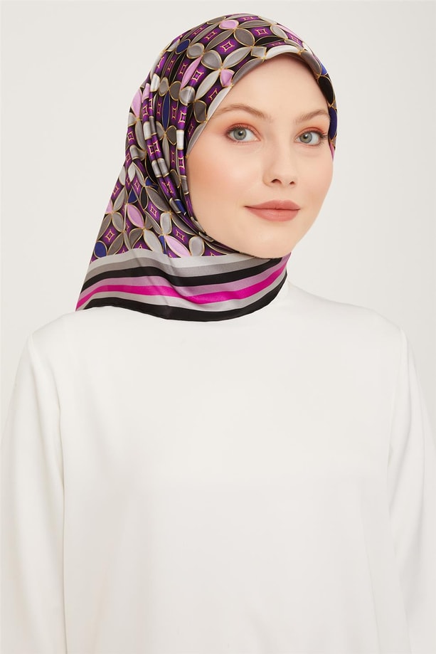 Armine Sura İpek Eşarp 23Ka9036 39