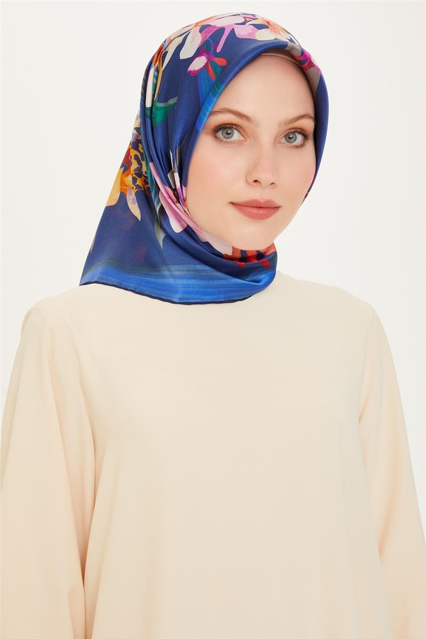 Armine Sura Saf İpek Eşarp 9215D 81 80