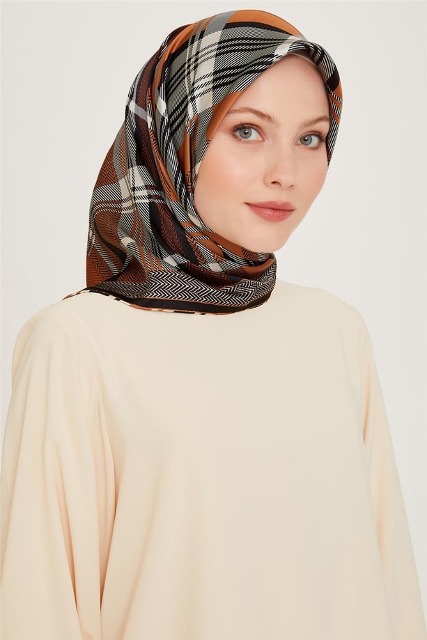 Armine Geometrik Desenli Sura Saf İpek Eşarp 9223D 33 01
