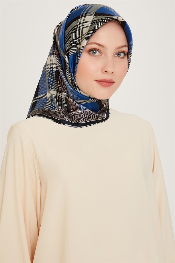 Armine Geometrik Desenli Sura Saf İpek Eşarp 9223D 33 33