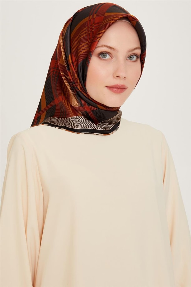 Armine Geometrik Desenli Sura Saf İpek Eşarp 9223D 33 85