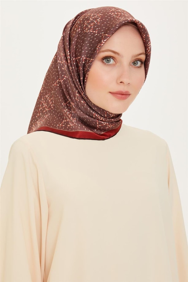 Armine Monogram Desenli Sura Saf İpek Eşarp 9228D 01