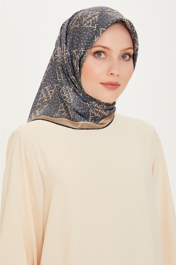 Armine Monogram Desenli Sura Saf İpek Eşarp 9228D 05