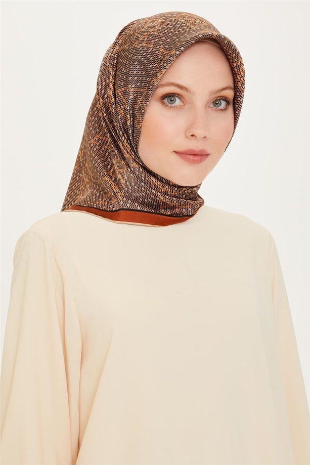 Armine Monogram Desenli Sura Saf İpek Eşarp 9228D 31