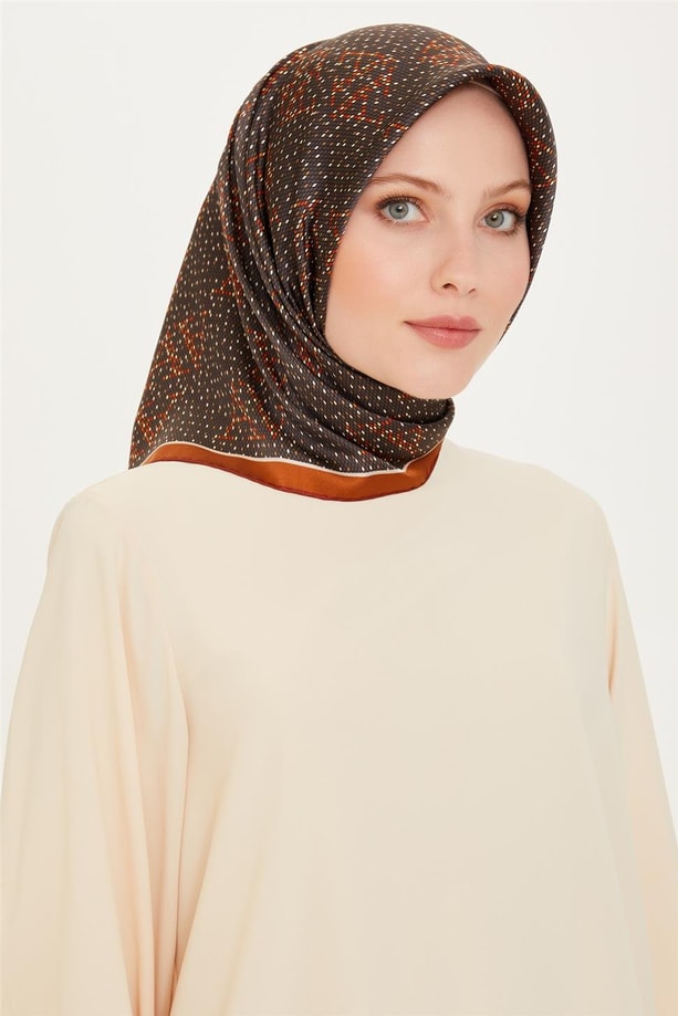 Armine Monogram Desenli Sura Saf İpek Eşarp 9228D 84