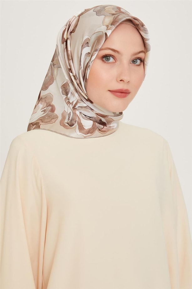 Armine Çiçek Desenli Twill Saf İpek Eşarp 9234D 84