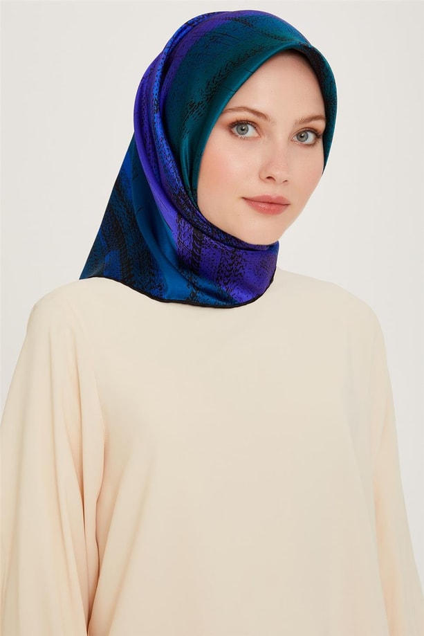 Armine Soyut Desenli Sura Saf İpek Eşarp 9236D 52