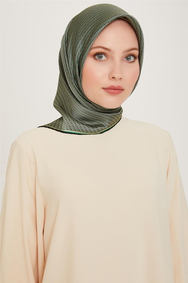 Armine Klasik Desenli Twill Saf İpek Eşarp 9250D 03